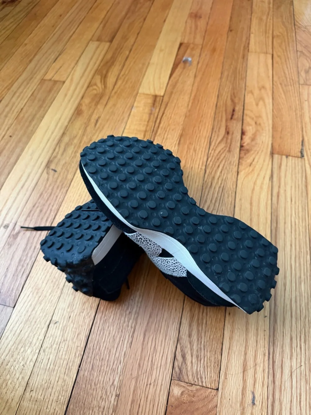 New Balance 327 Leopard Black Sneakers Speckle Logo Sz 9 intelligent choice - Picture 9 of 10